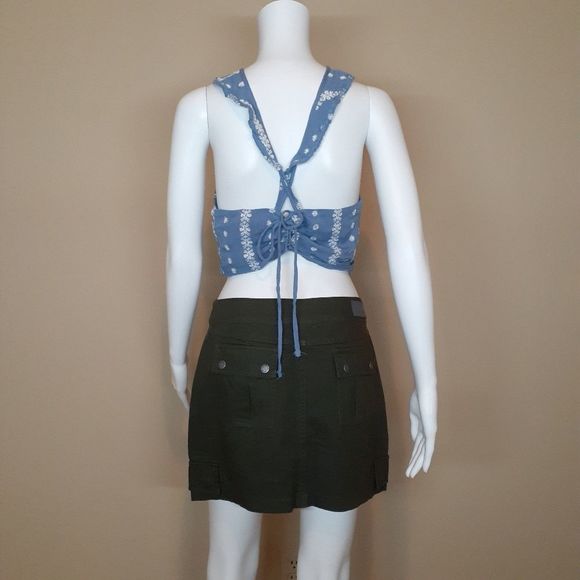 LF Blue Daisy Criss-Cross Chambray Boho Ruffle Floral Crop Top 4 Blue NWT - Picture 8 of 10